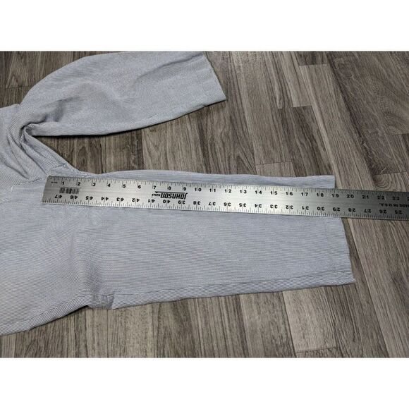 (3/$35) 212 Collection Size 2 Blue White Striped Seersucker Natural Fit Capris - Picture 10 of 12